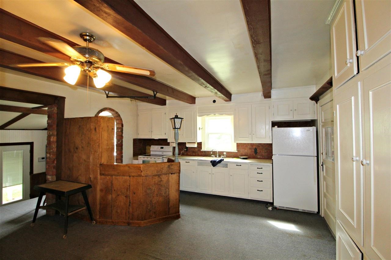 6299 Calkins Road Flint, MI 48532 - Photo 7 of 28 21507103-6.JPG