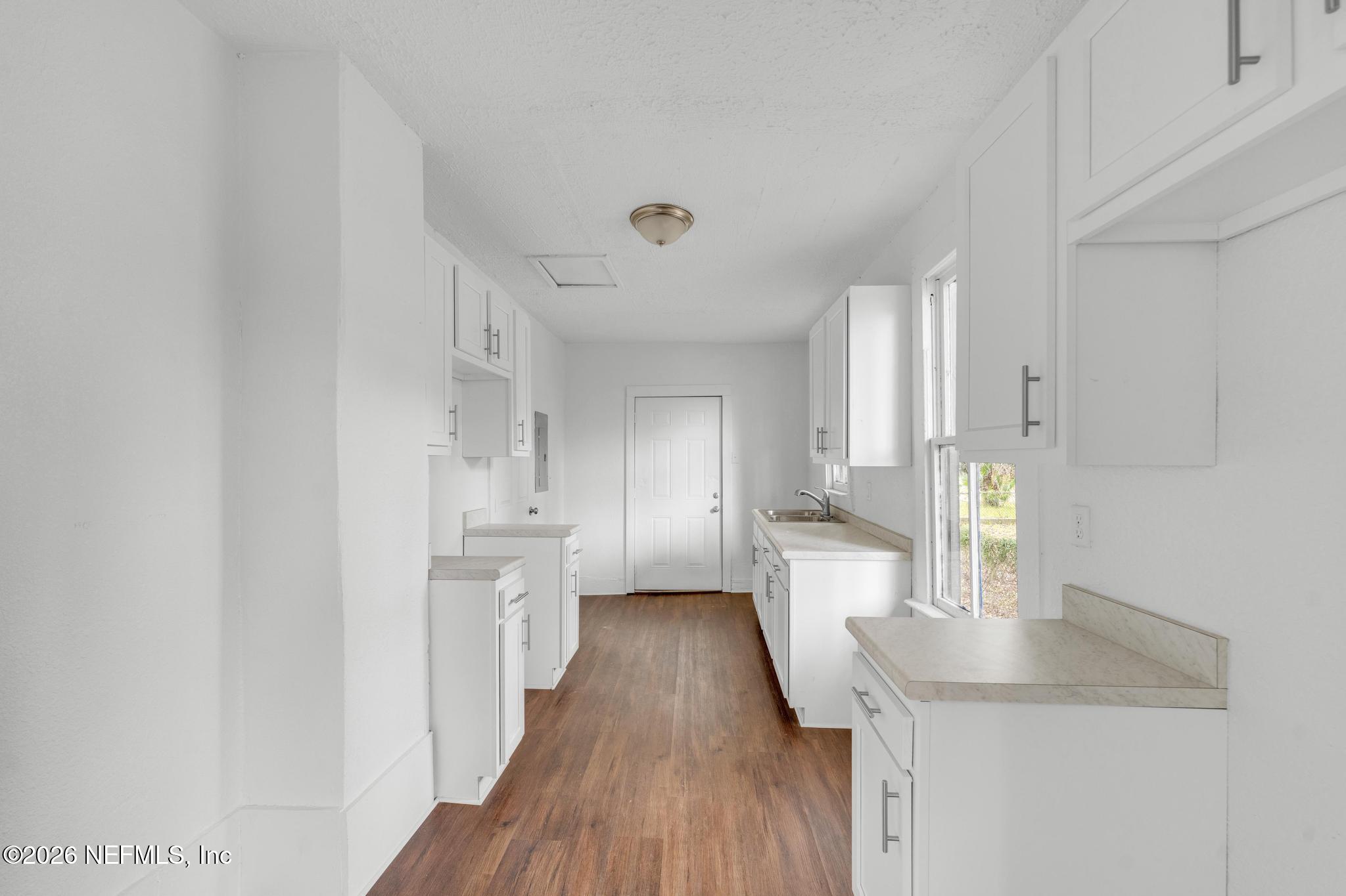 2106 Moncrief Road Jacksonville, FL 32209 - Photo 15 of 20 pbd04877-pbd04881