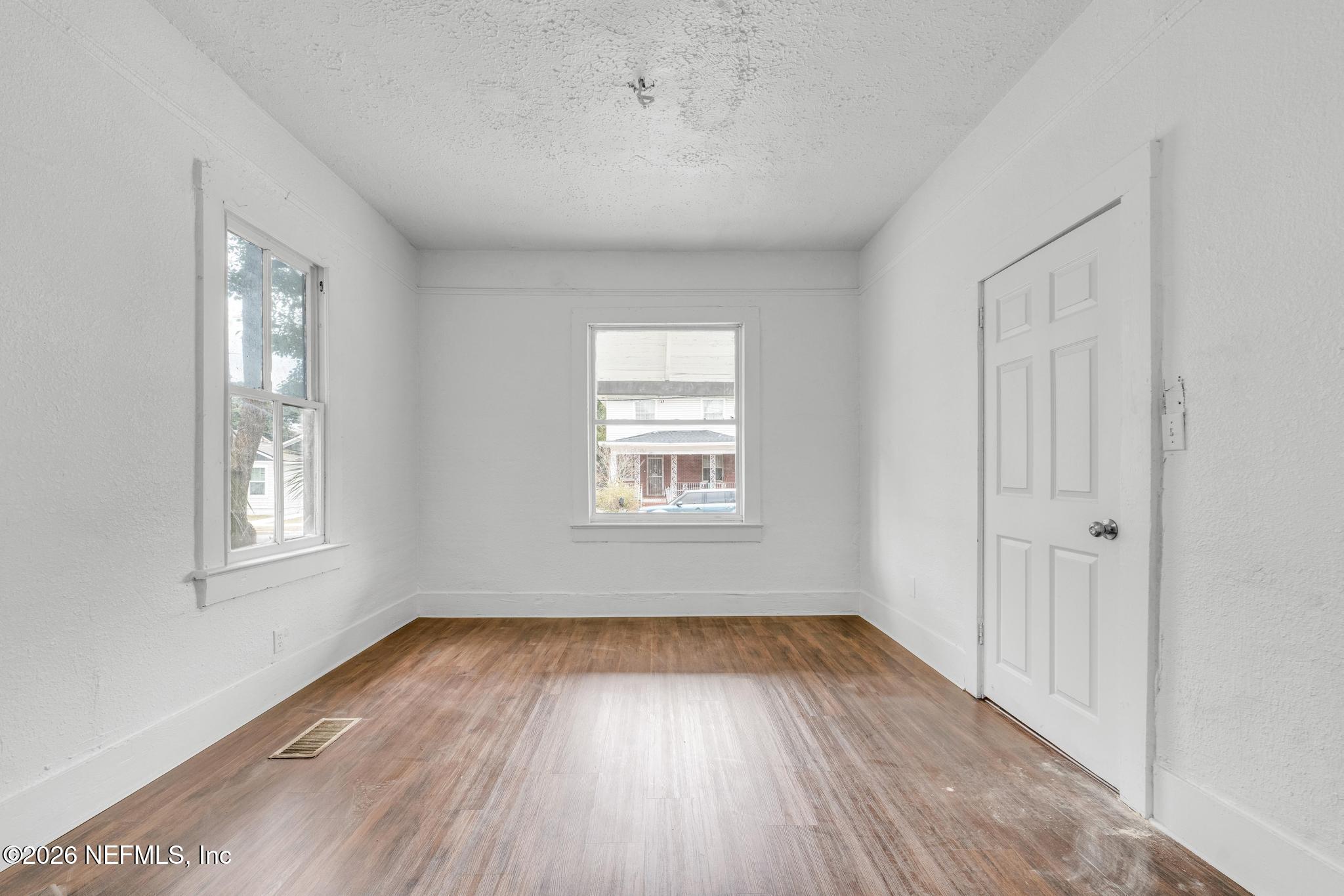 2106 Moncrief Road Jacksonville, FL 32209 - Photo 3 of 20 pbd04807-pbd04811