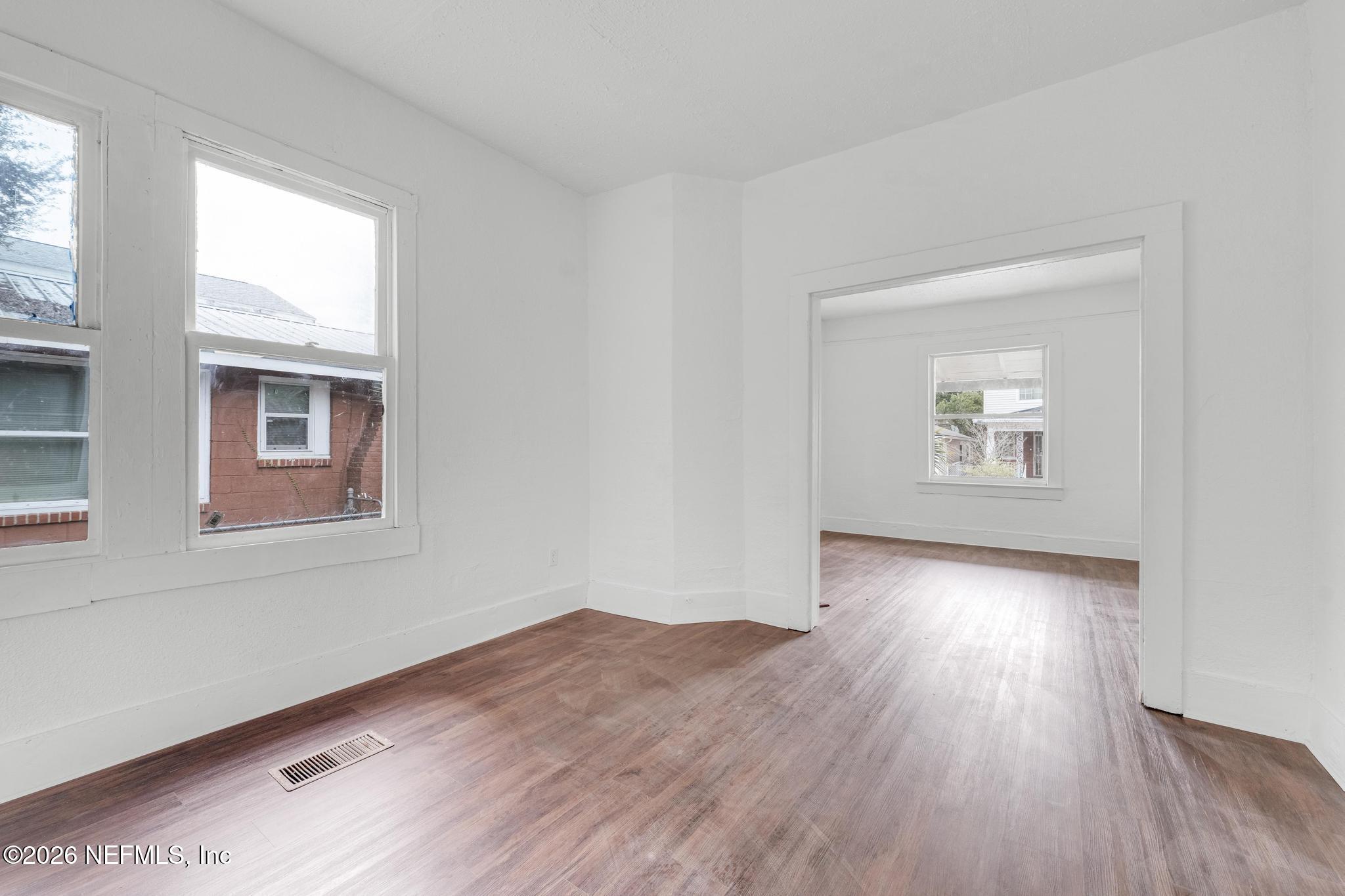 2106 Moncrief Road Jacksonville, FL 32209 - Photo 7 of 20 pbd04832-pbd04836