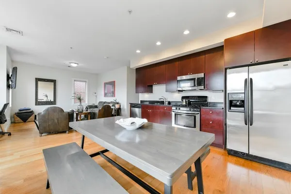 $3,900 | 329 West Broadway, Unit 5, Boston, MA 02127