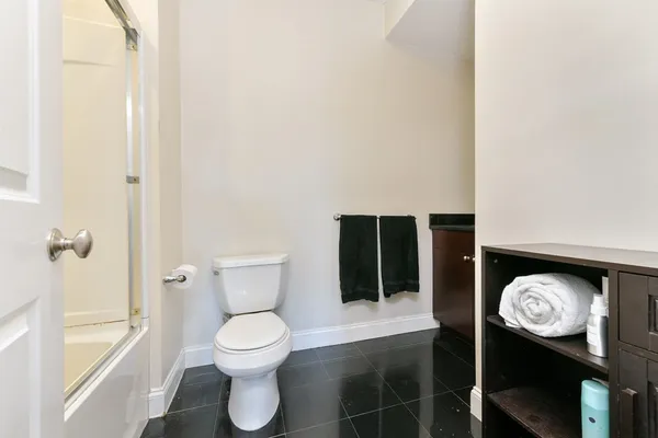 $3,900 | 329 West Broadway, Unit 5, Boston, MA 02127