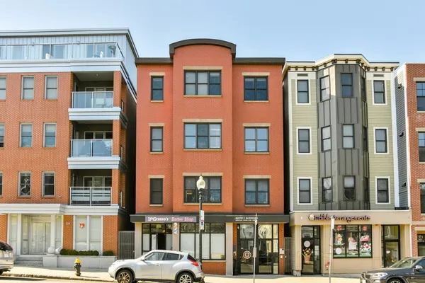 $3,900 | 329 West Broadway, Unit 5, Boston, MA 02127