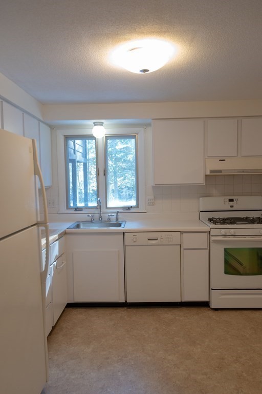 83 Stony Hill Road Amherst, MA 01002 - Photo 24 of 42 Gallery Image 24