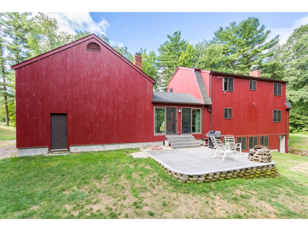 8 Butterfield Lane Stratham, NH 03885 - Photo 3 of 36 Gallery Image 3