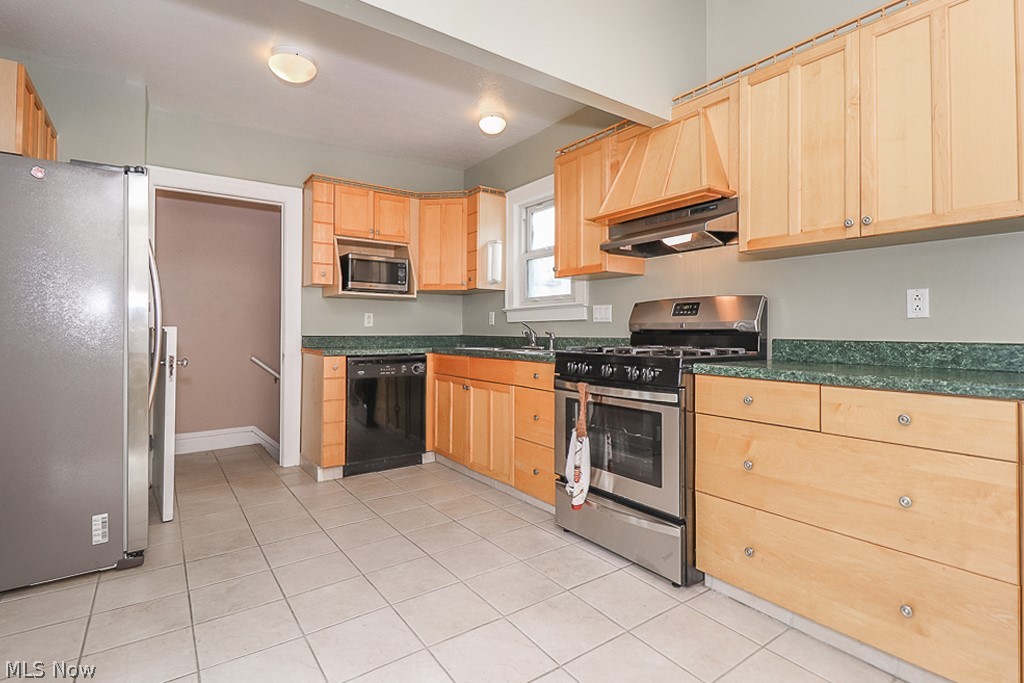 1123 Gordon Road Lyndhurst, OH 44124 - Photo 12 of 34