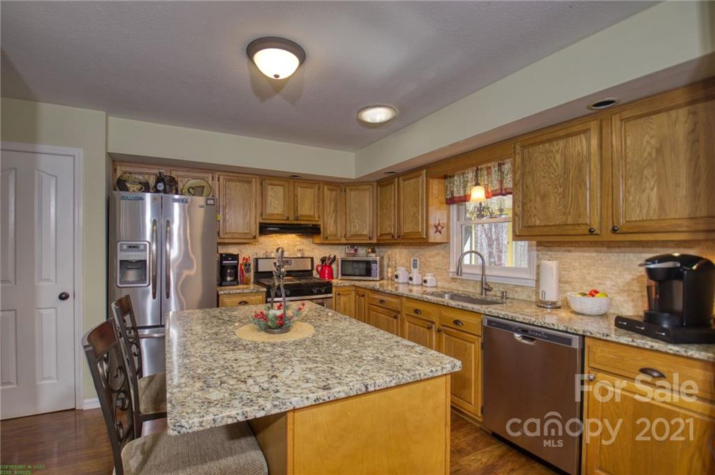 927 Skyuka Road Columbus, NC 28722 - Photo 17 of 32 Gallery Image 17