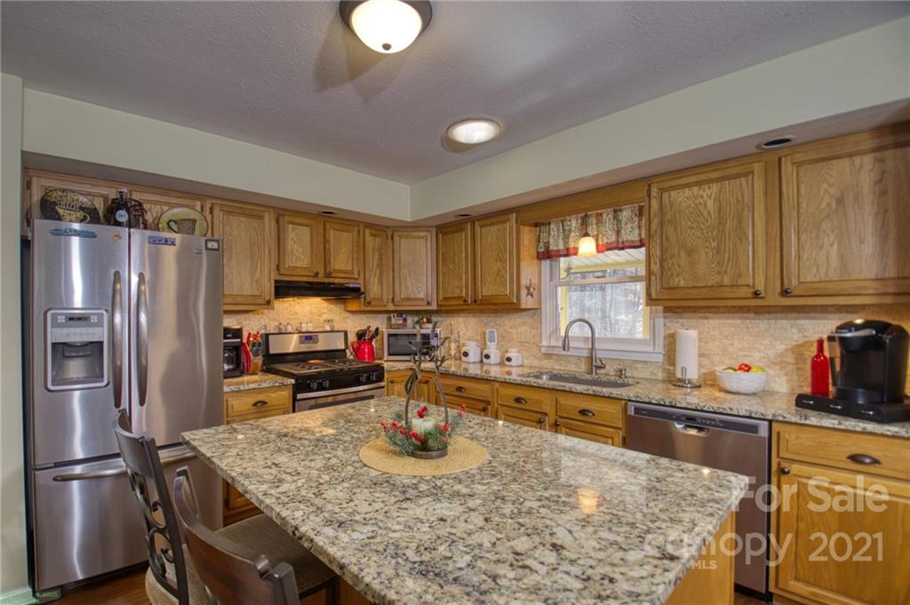 927 Skyuka Road Columbus, NC 28722 - Photo 18 of 32 Gallery Image 18