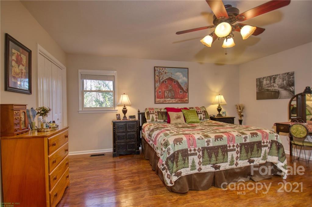 927 Skyuka Road Columbus, NC 28722 - Photo 26 of 32 Gallery Image 26
