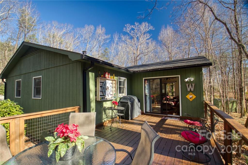 927 Skyuka Road Columbus, NC 28722 - Photo 5 of 32 Gallery Image 5