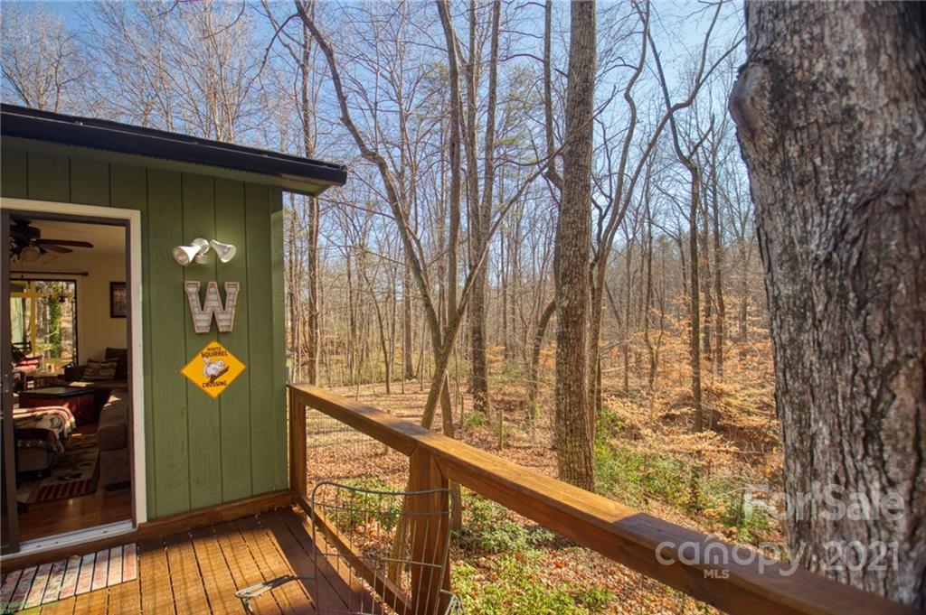927 Skyuka Road Columbus, NC 28722 - Photo 7 of 32 Gallery Image 7