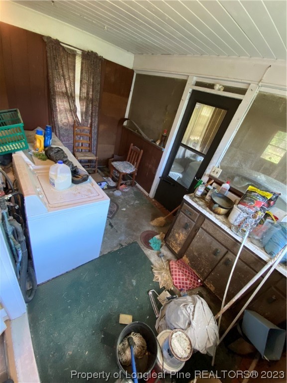 1409 Richardson Road Bladenboro, NC 28320 - Photo 14 of 14 a backyard of a house