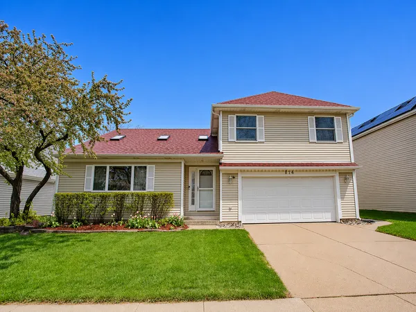 $600,000 | 814 Dunhill Drive, Buffalo Grove, IL 60089