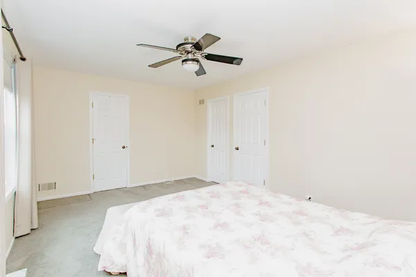 $600,000 | 814 Dunhill Drive, Buffalo Grove, IL 60089