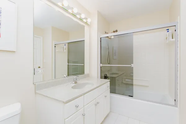 $600,000 | 814 Dunhill Drive, Buffalo Grove, IL 60089