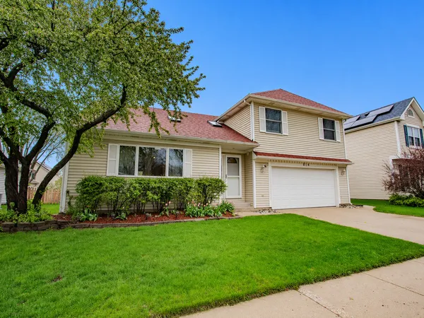 $600,000 | 814 Dunhill Drive, Buffalo Grove, IL 60089