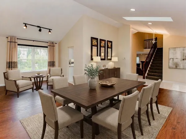 $600,000 | 814 Dunhill Drive, Buffalo Grove, IL 60089