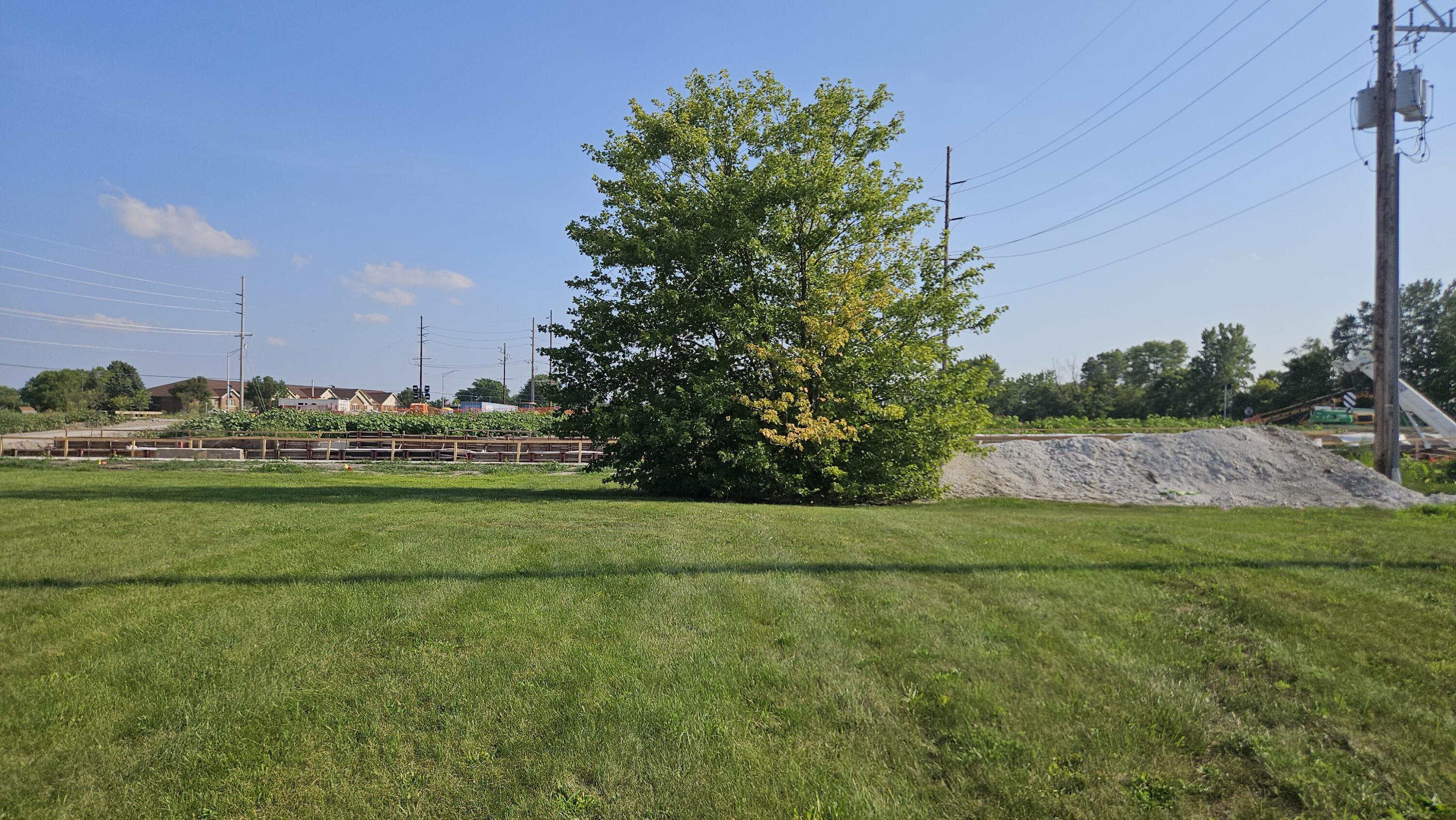 444 Megan Way Munster, IN 46321 - Photo 2 of 7 a view of outdoor space and yard