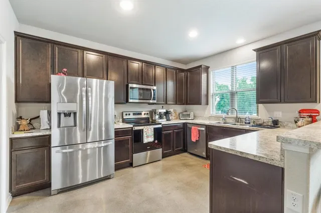 $1,950 | 3800 Juniper Court, Granbury, TX 76048