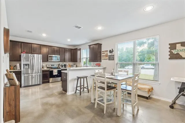 $1,950 | 3800 Juniper Court, Granbury, TX 76048