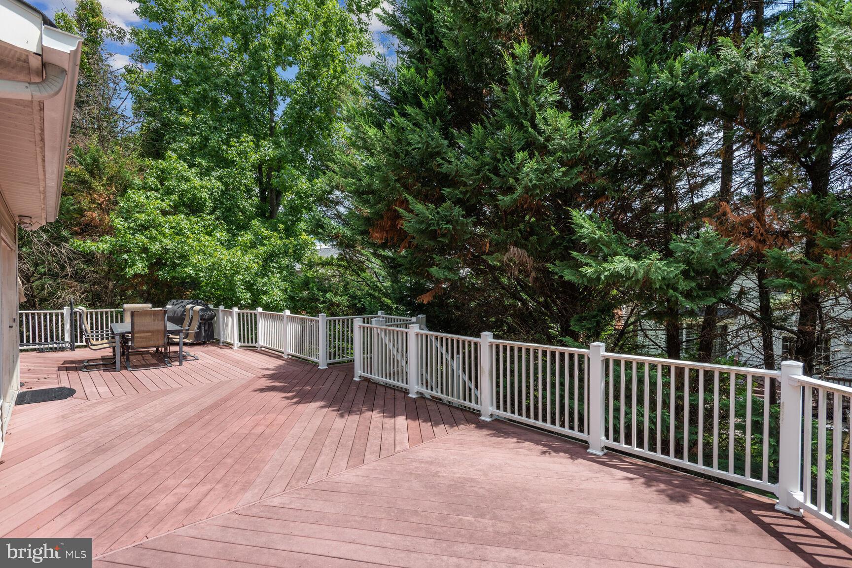 10867 Grovehampton Court Reston, VA 20194 - Photo 17 of 19 Gallery Image 17