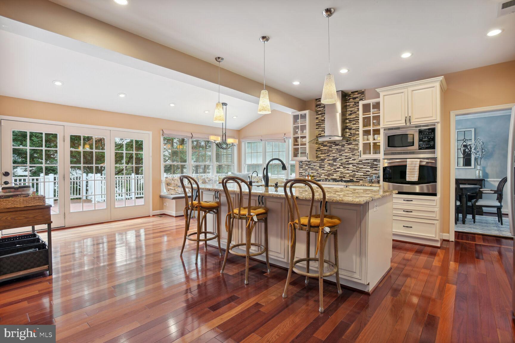 10867 Grovehampton Court Reston, VA 20194 - Photo 3 of 19 Gallery Image 3