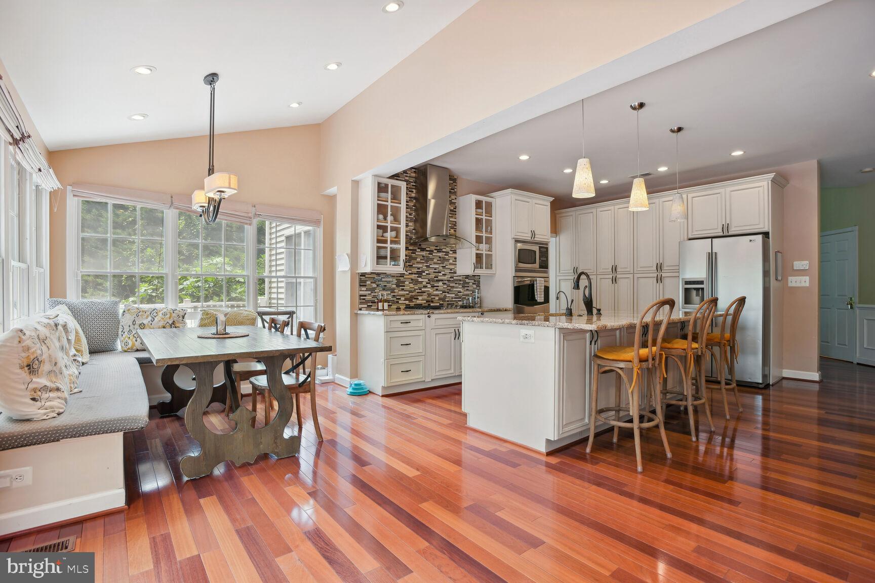 10867 Grovehampton Court Reston, VA 20194 - Photo 4 of 19 Gallery Image 4