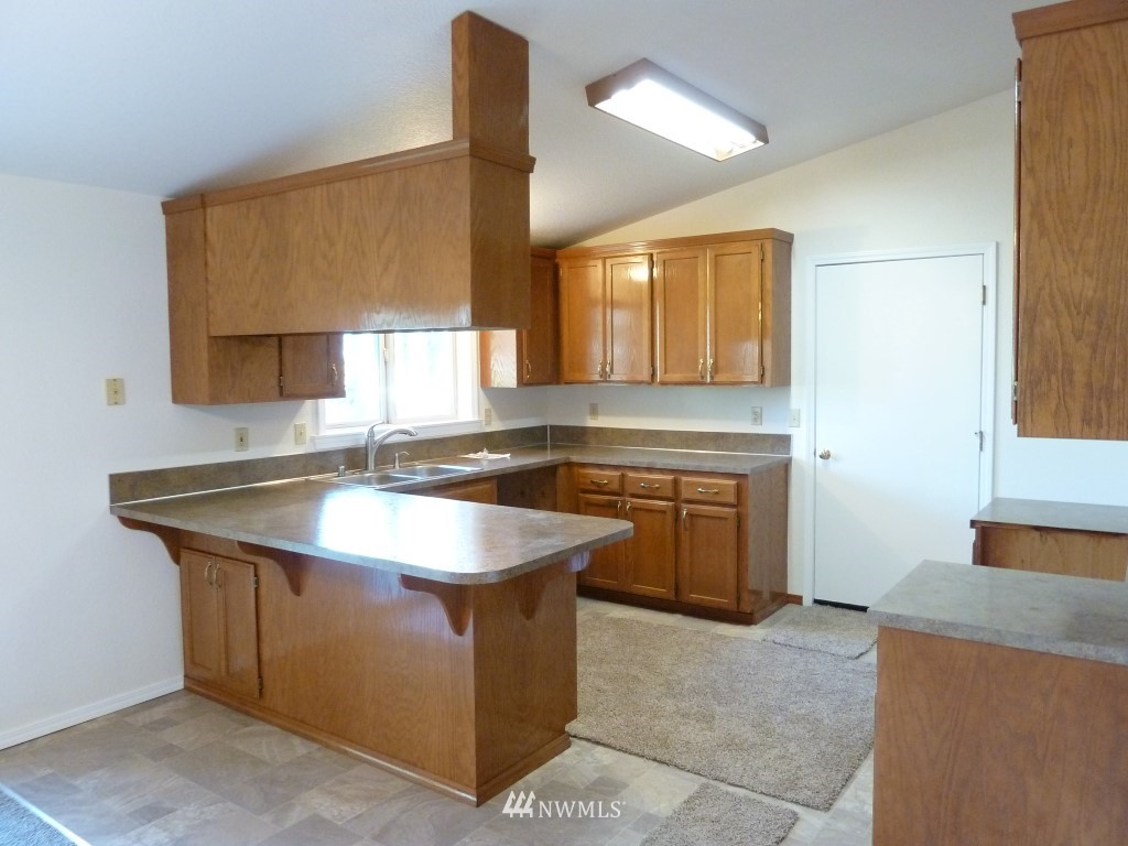 18609 Old Highway 99 Southwest Rochester, WA 98579 - Photo 4 of 22
