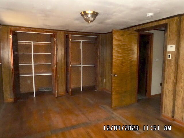 5982 Brethren Road Roanoke, VA 24014 - Photo 5 of 10 a view of an empty room with a window