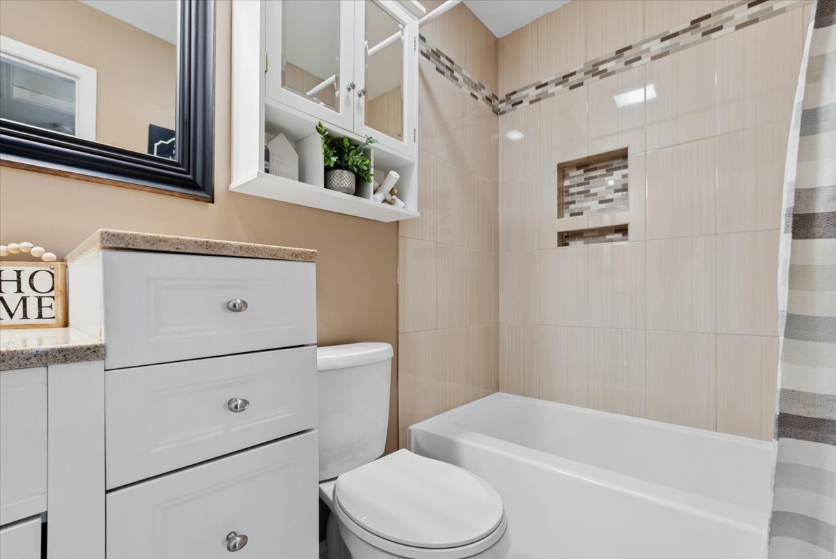 783 Bon Terre Road New Lenox, IL 60451 - Photo 14 of 22 Gallery Image 14