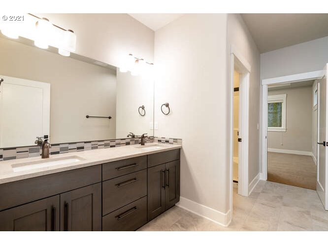 5761 Northwest Hood Loop Camas, WA 98607 - Photo 26 of 32 Gallery Image 26