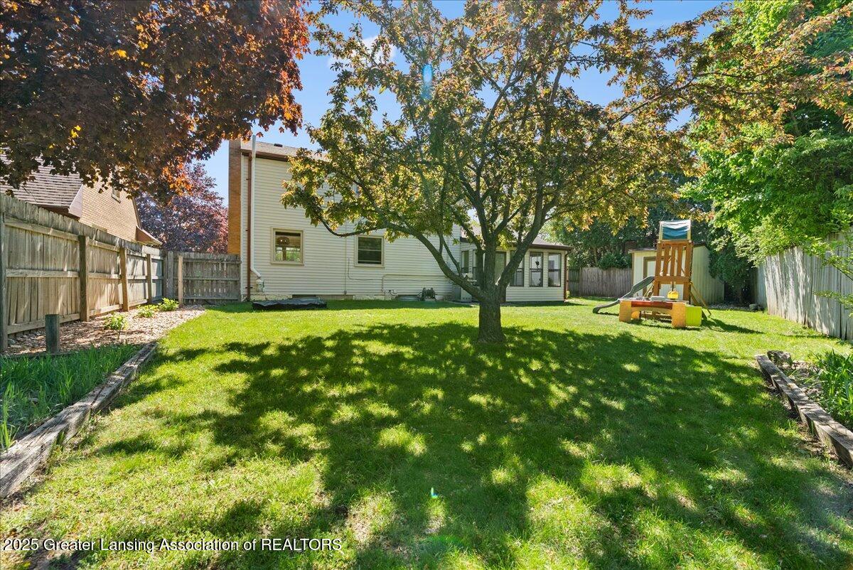 2516 Chatham Road Lansing, MI 48910 - Photo 31 of 40 39-Media Jett - 39