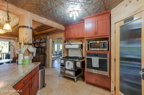 $1,600,000 | 8105 South Comstock Mine Road, Prescott, AZ 86303