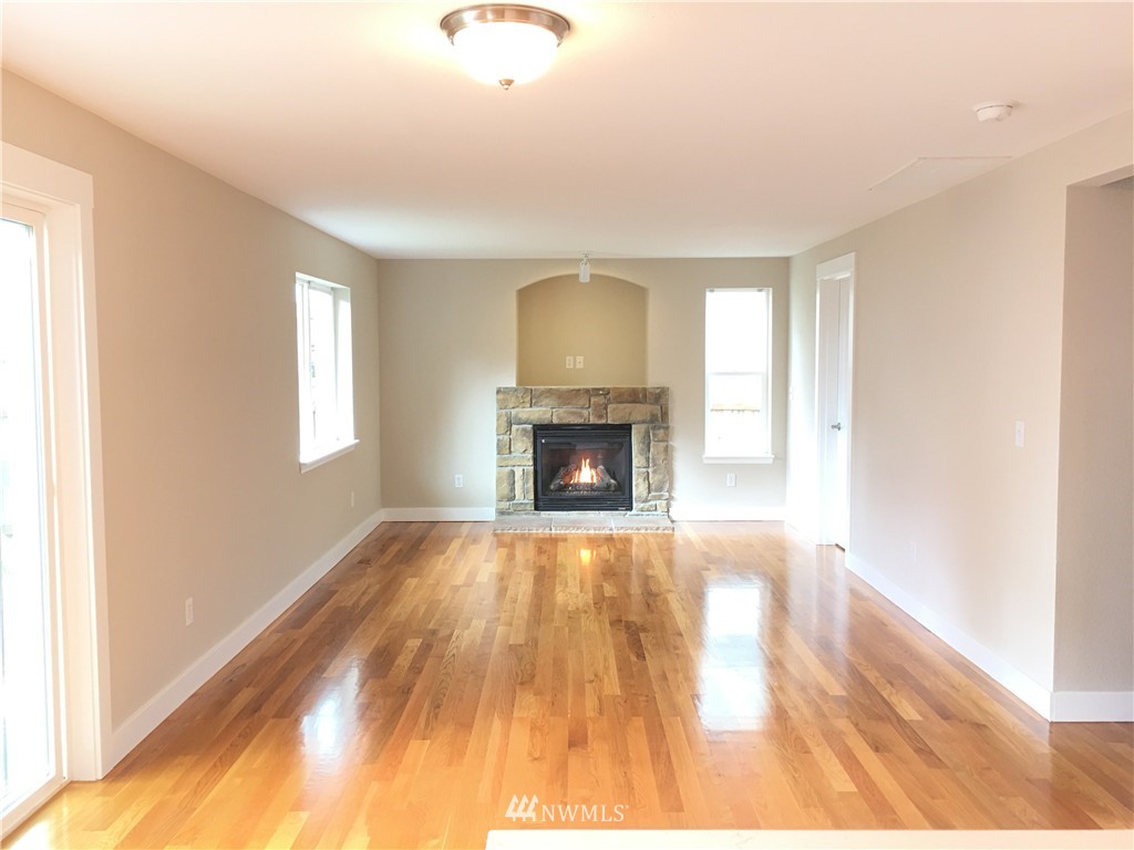6849 Northeast 1st Place Renton, WA 98059 - Photo 5 of 20