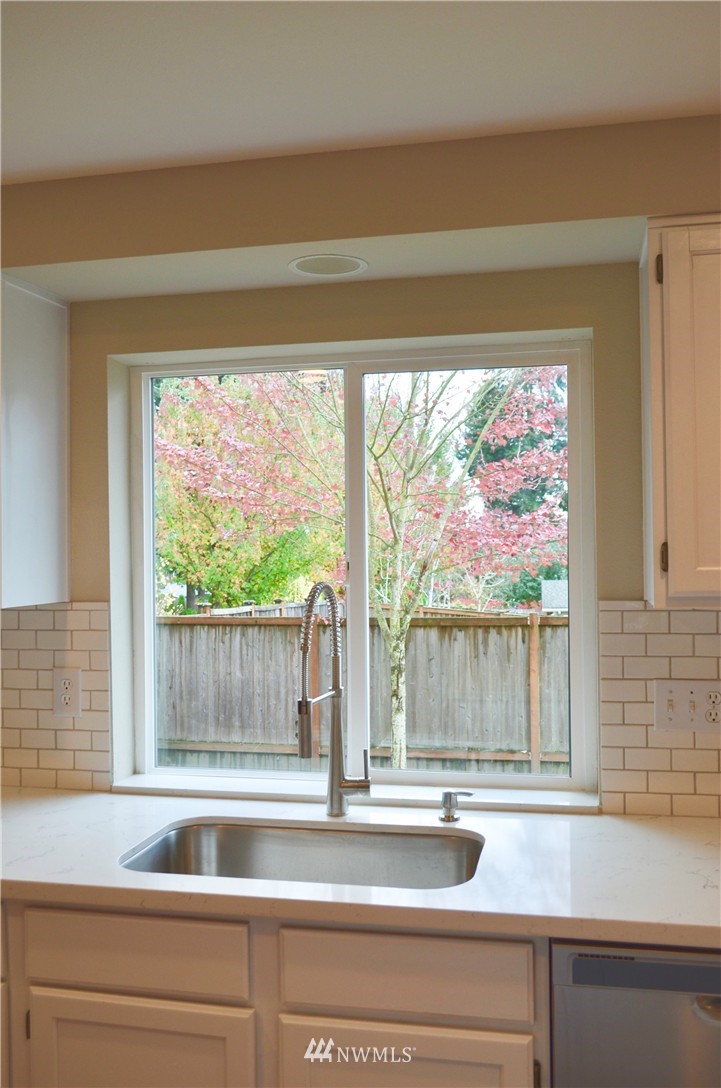 6849 Northeast 1st Place Renton, WA 98059 - Photo 9 of 20