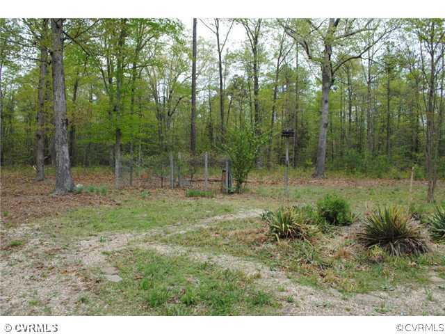 13620 Spring Run Road Midlothian, VA 23112 - Photo 14 of 15 a view of outdoor space and green field