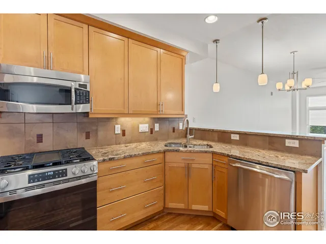 a view of a terrace with sky view