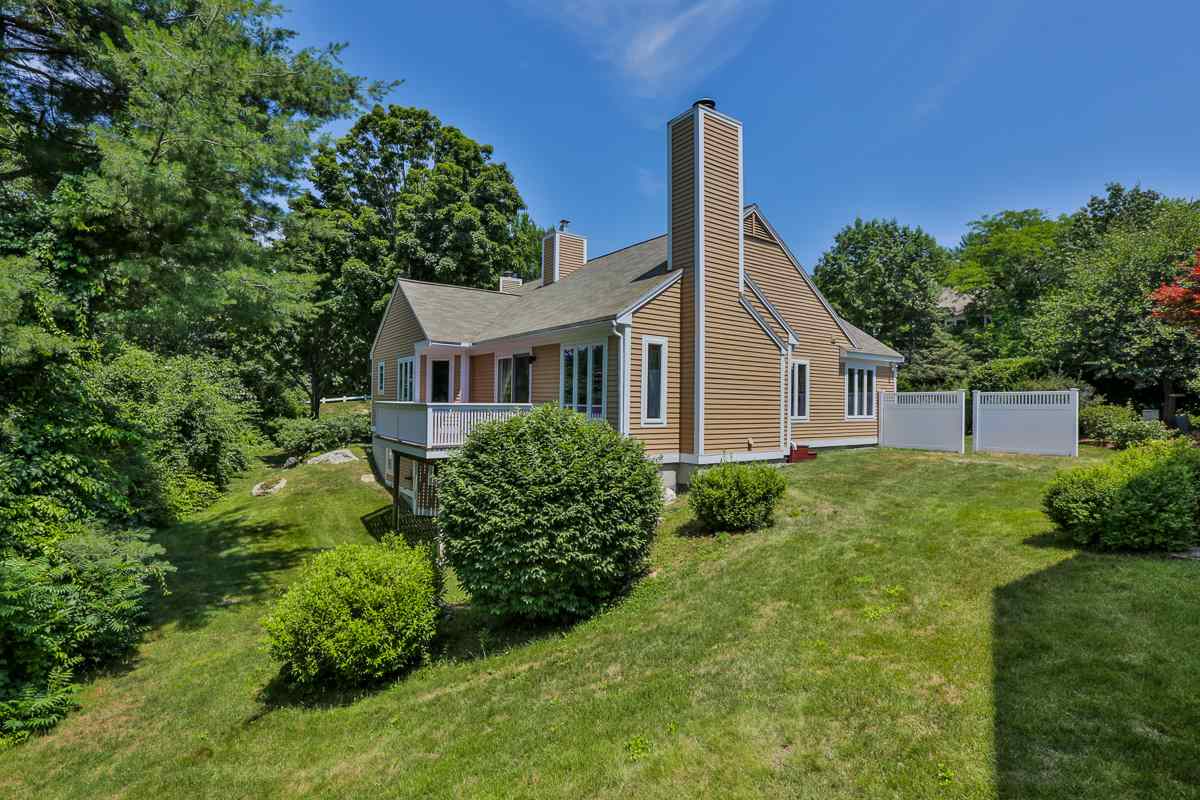 753 Straw Hill Road Manchester, NH 03104 - Photo 1 of 35