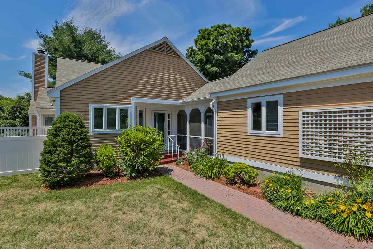 753 Straw Hill Road Manchester, NH 03104 - Photo 2 of 35