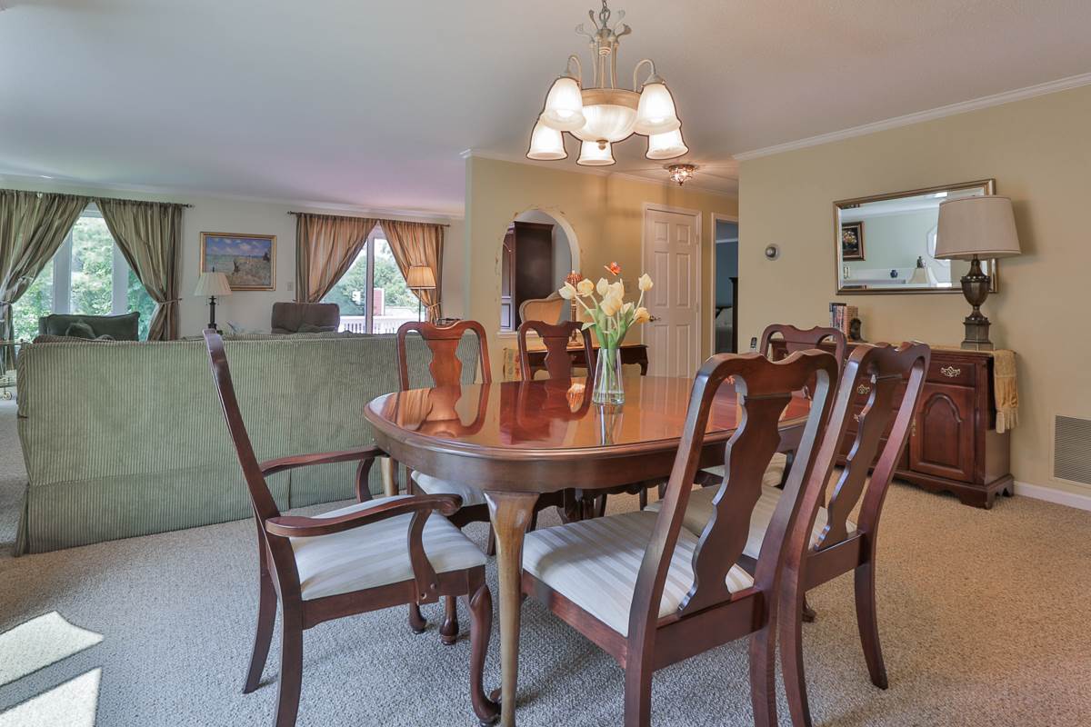 753 Straw Hill Road Manchester, NH 03104 - Photo 11 of 35