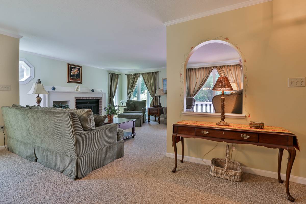 753 Straw Hill Road Manchester, NH 03104 - Photo 12 of 35