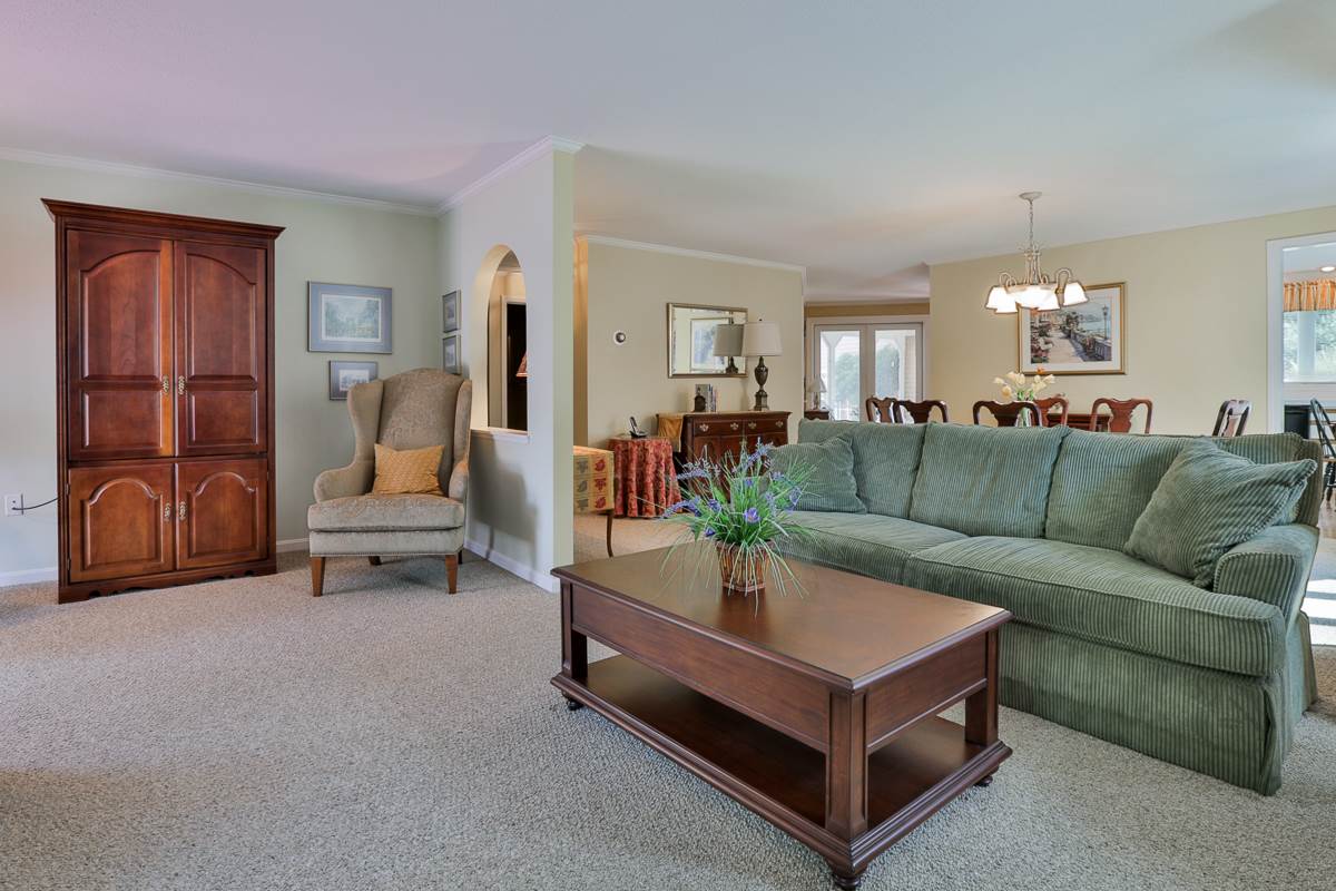 753 Straw Hill Road Manchester, NH 03104 - Photo 15 of 35