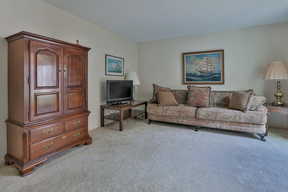 753 Straw Hill Road Manchester, NH 03104 - Photo 17 of 35