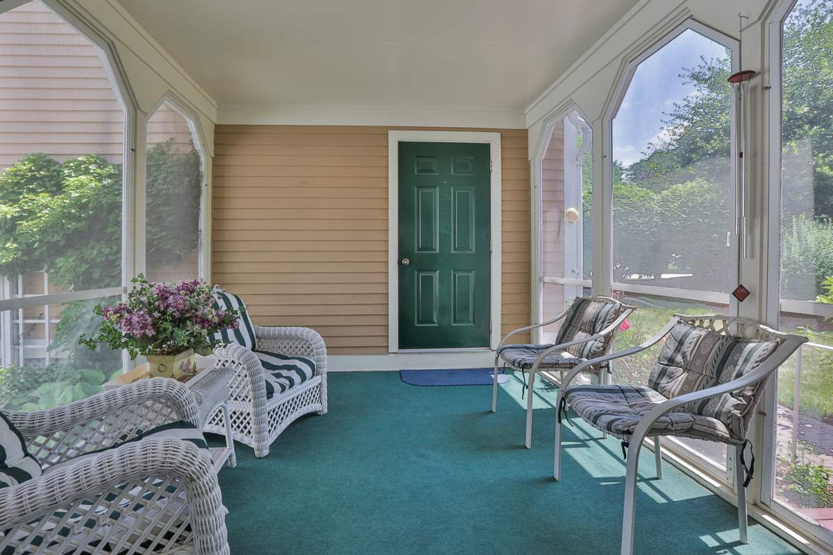 753 Straw Hill Road Manchester, NH 03104 - Photo 23 of 35