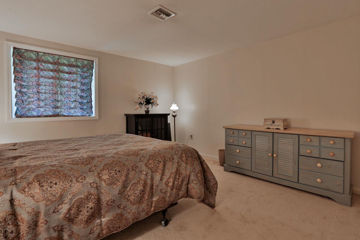 753 Straw Hill Road Manchester, NH 03104 - Photo 27 of 35