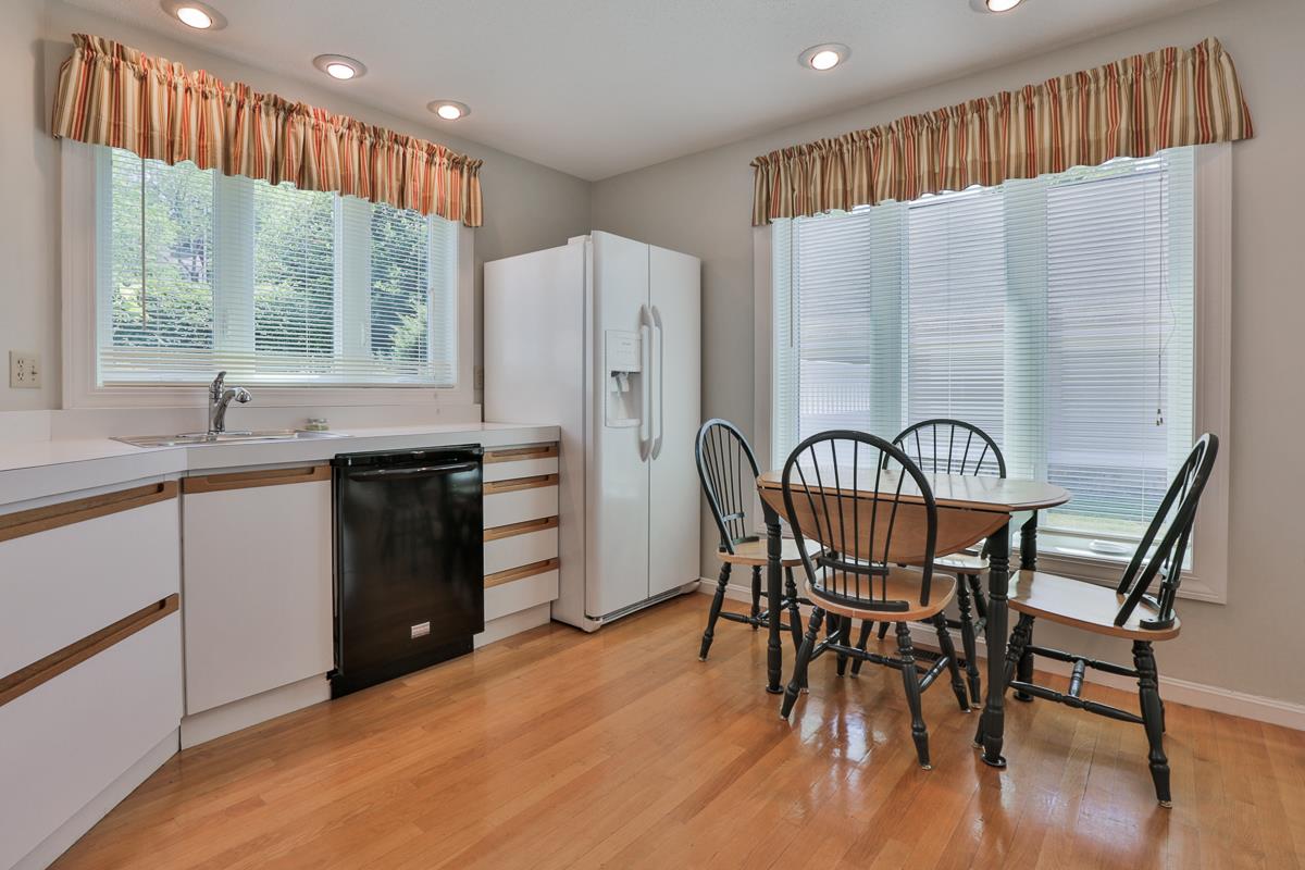 753 Straw Hill Road Manchester, NH 03104 - Photo 8 of 35