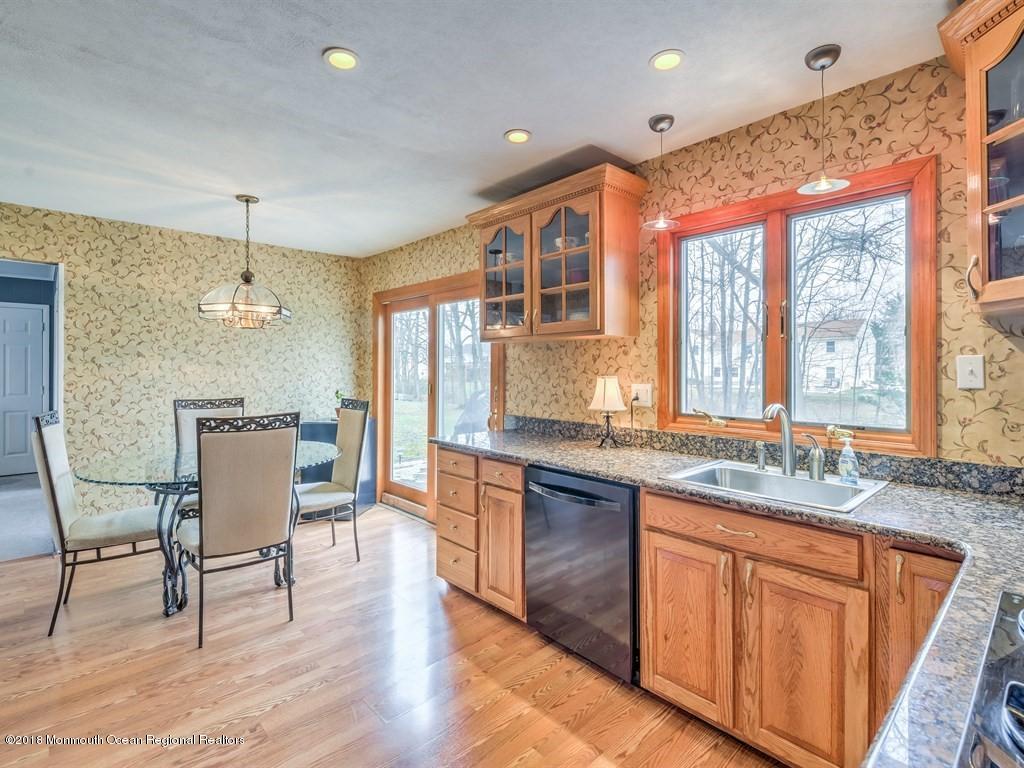 22 Cambridge Road Freehold, NJ 07728 - Photo 14 of 28 014_KITCHEN