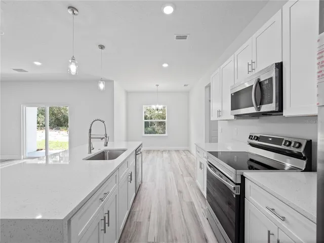 $2,300 | 4034 Southwest 157th Place Road, Ocala, FL 34473