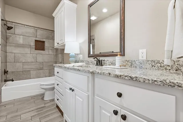 $479,900 | 825 Avenue T, Shallowater, TX 79363