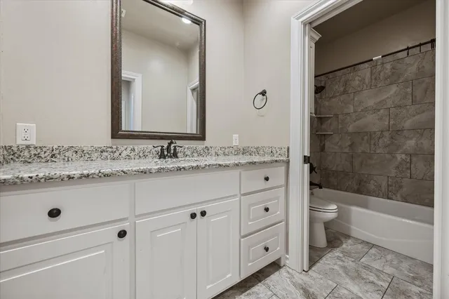 $479,900 | 825 Avenue T, Shallowater, TX 79363